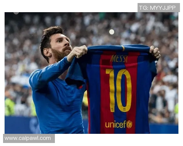 传奇足球运动员的崛起与辉煌旅程:从草根到世界舞台的奋斗历程 传奇足球运动员的崛起与辉煌旅程:从草根到世界舞台的奋斗历程