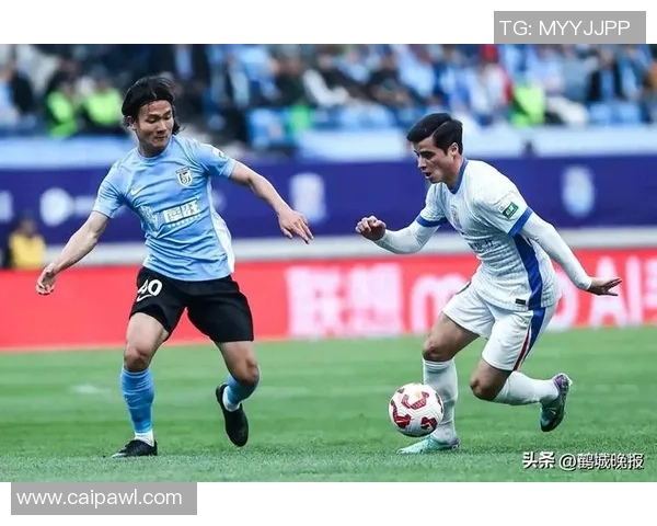 成都蓉城主场激战青岛海牛鏖战九十分钟胜负悬念迭起 成都蓉城主场激战青岛海牛鏖战九十分钟胜负悬念迭起