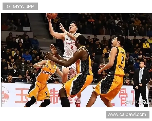 探寻当代篮球运动员成长轨迹与赛场风采呈现未来发展趋势