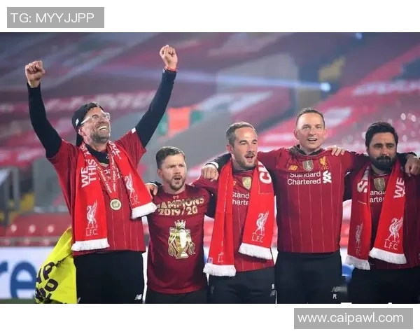 红色对决再燃安菲尔德 传奇与荣耀碰撞英伦之巅 红色对决再燃安菲尔德 传奇与荣耀碰撞英伦之巅